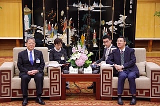 広東省人民政府陳雲賢党組成員（副省長級）との会見